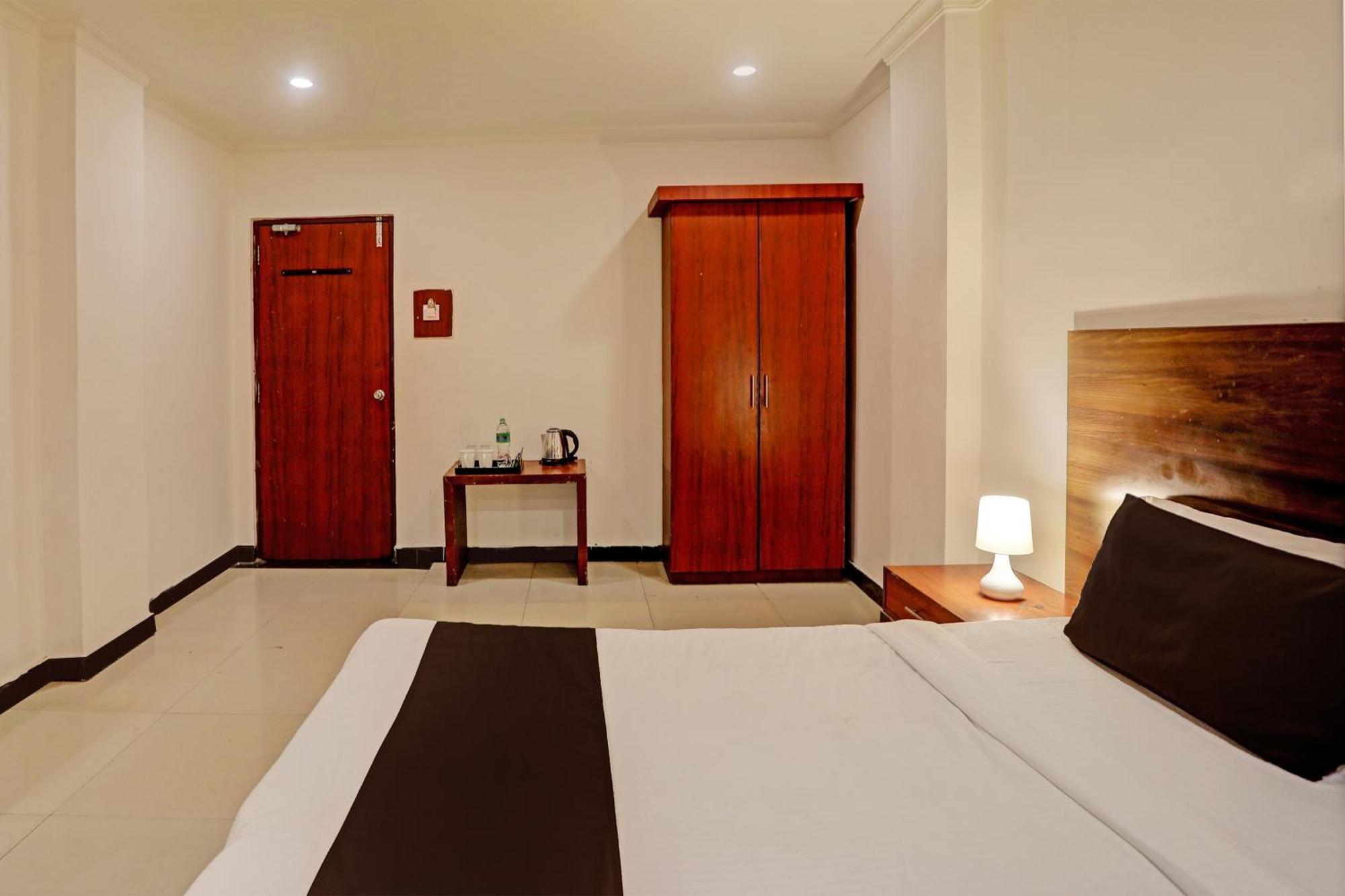 Hotel Airport Land Yeni Delhi Dış mekan fotoğraf