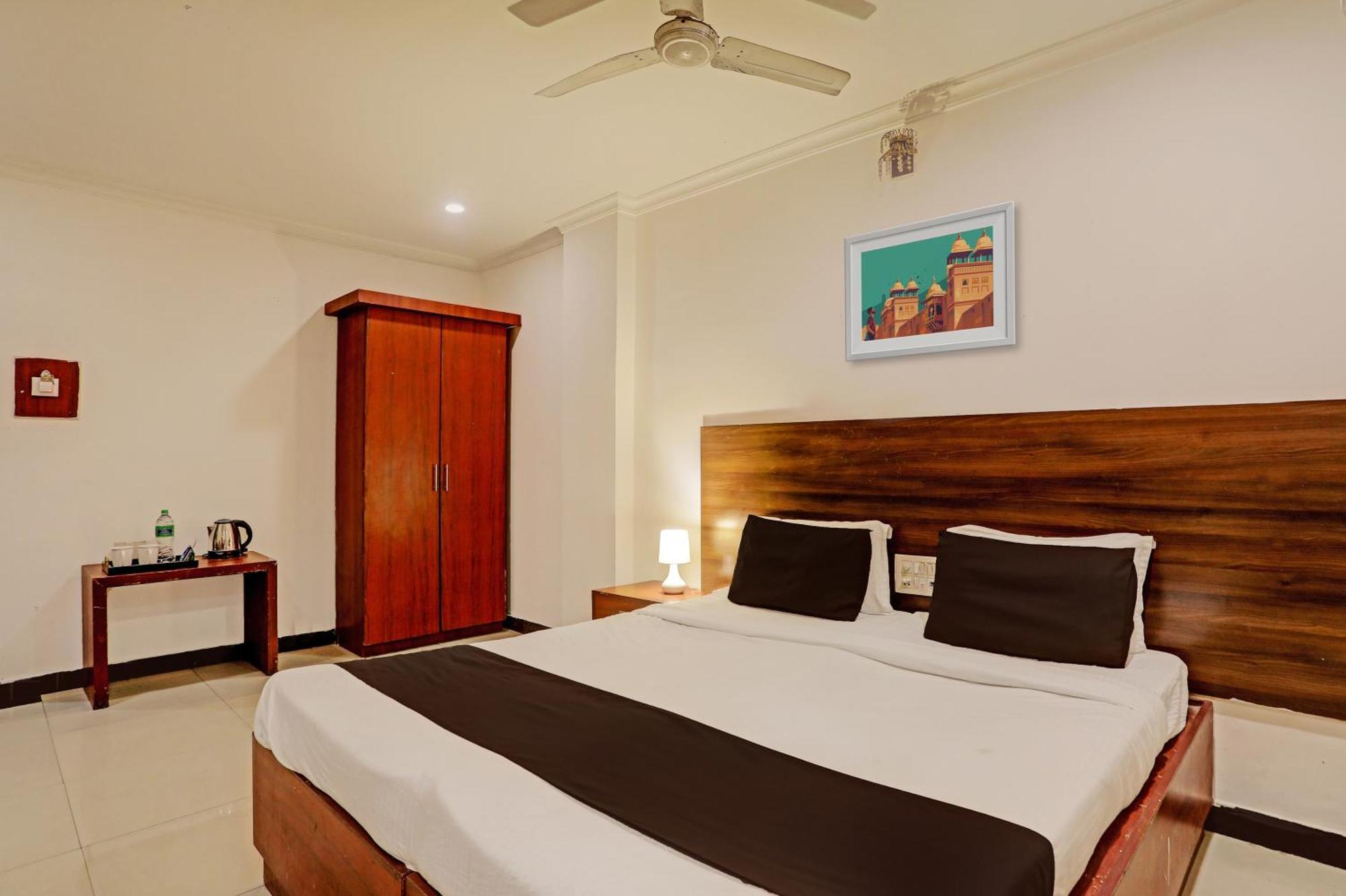 Hotel Airport Land Yeni Delhi Dış mekan fotoğraf