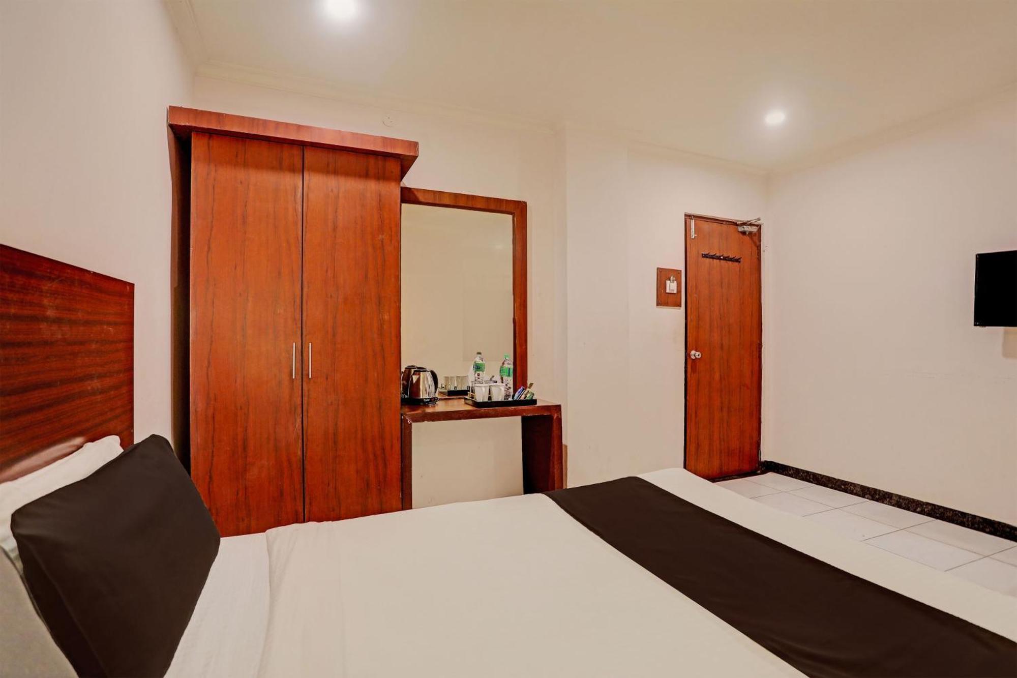 Hotel Airport Land Yeni Delhi Dış mekan fotoğraf