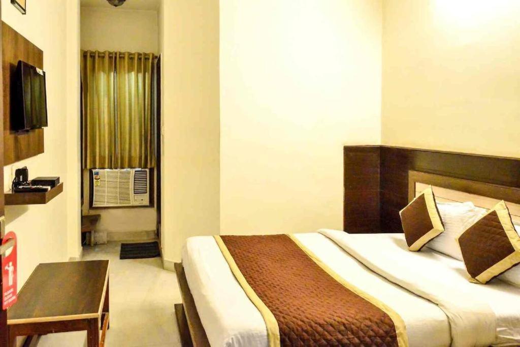 Hotel Airport Land Yeni Delhi Dış mekan fotoğraf