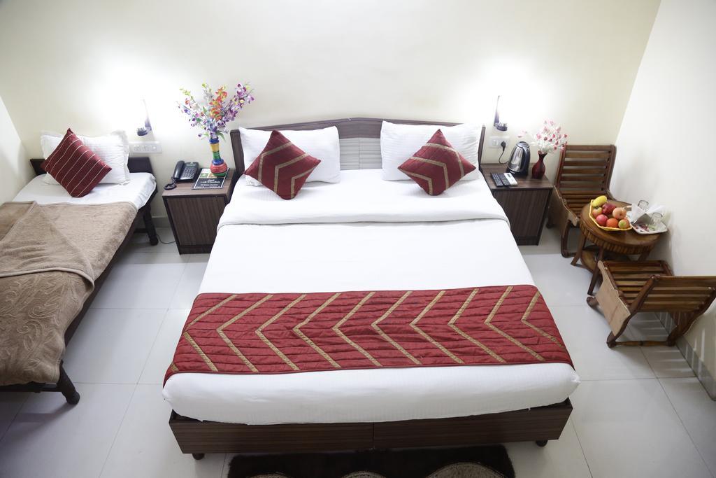 Hotel Airport Land Yeni Delhi Dış mekan fotoğraf