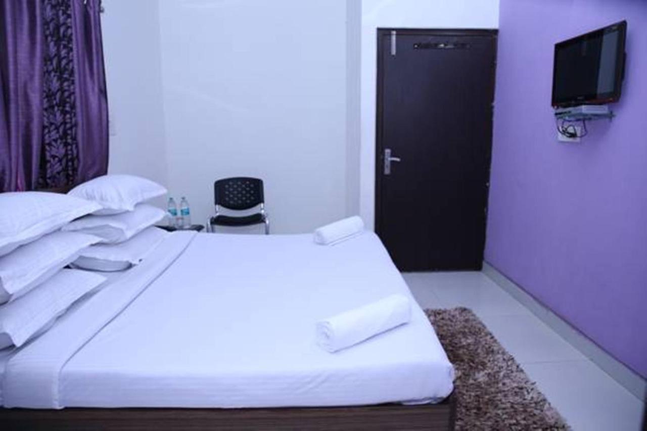 Hotel Airport Land Yeni Delhi Dış mekan fotoğraf