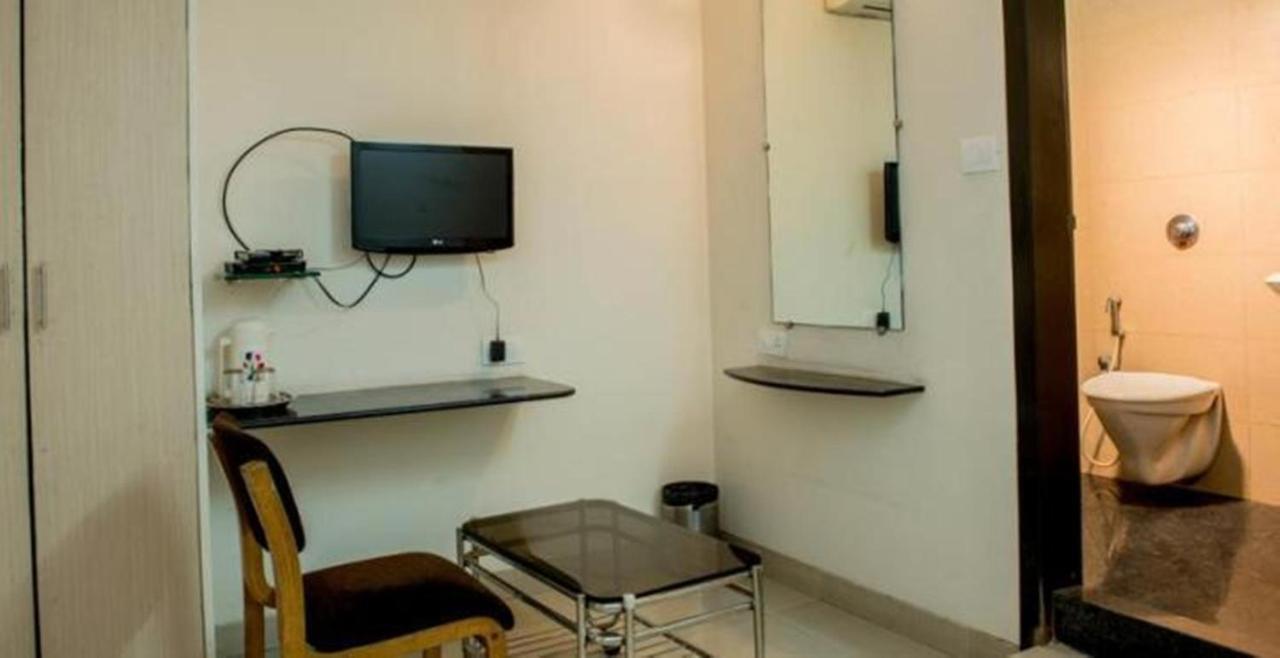 Hotel Airport Land Yeni Delhi Dış mekan fotoğraf