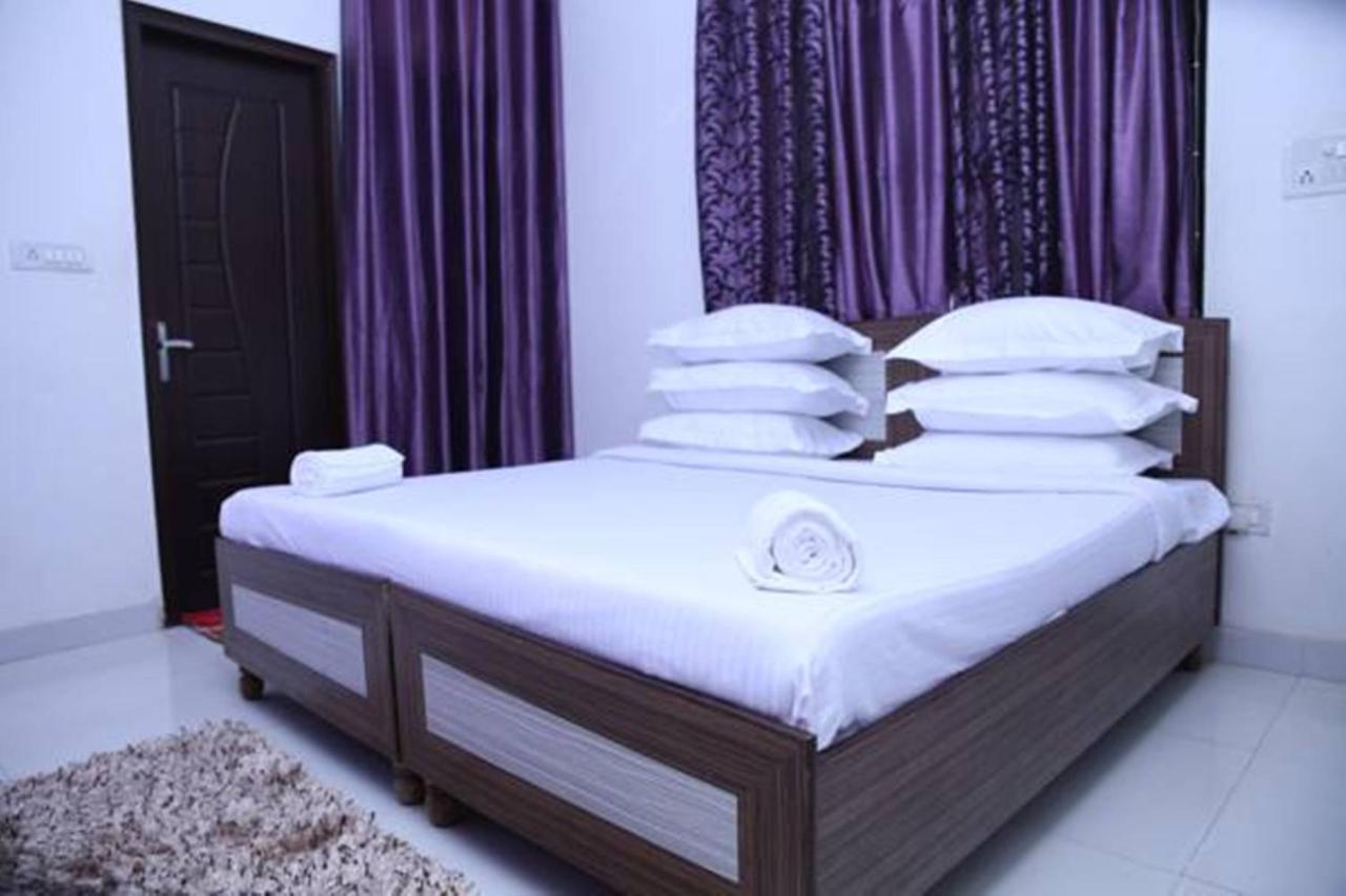 Hotel Airport Land Yeni Delhi Dış mekan fotoğraf