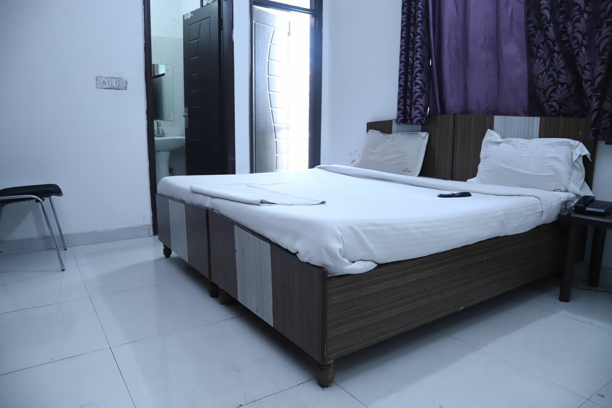 Hotel Airport Land Yeni Delhi Dış mekan fotoğraf