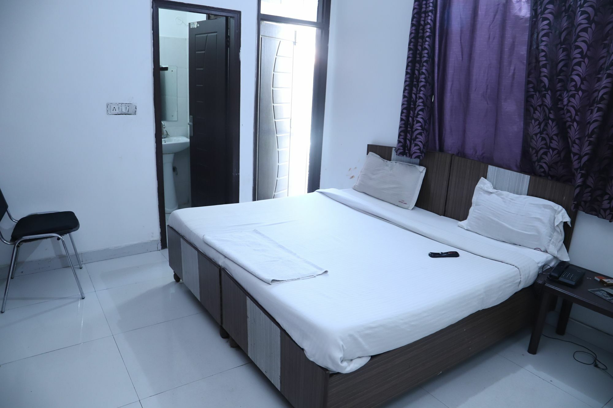Hotel Airport Land Yeni Delhi Dış mekan fotoğraf